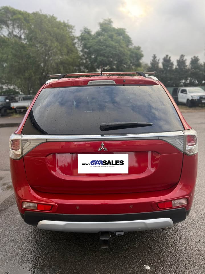 
								Mitsubishi Outlander 2014 full									