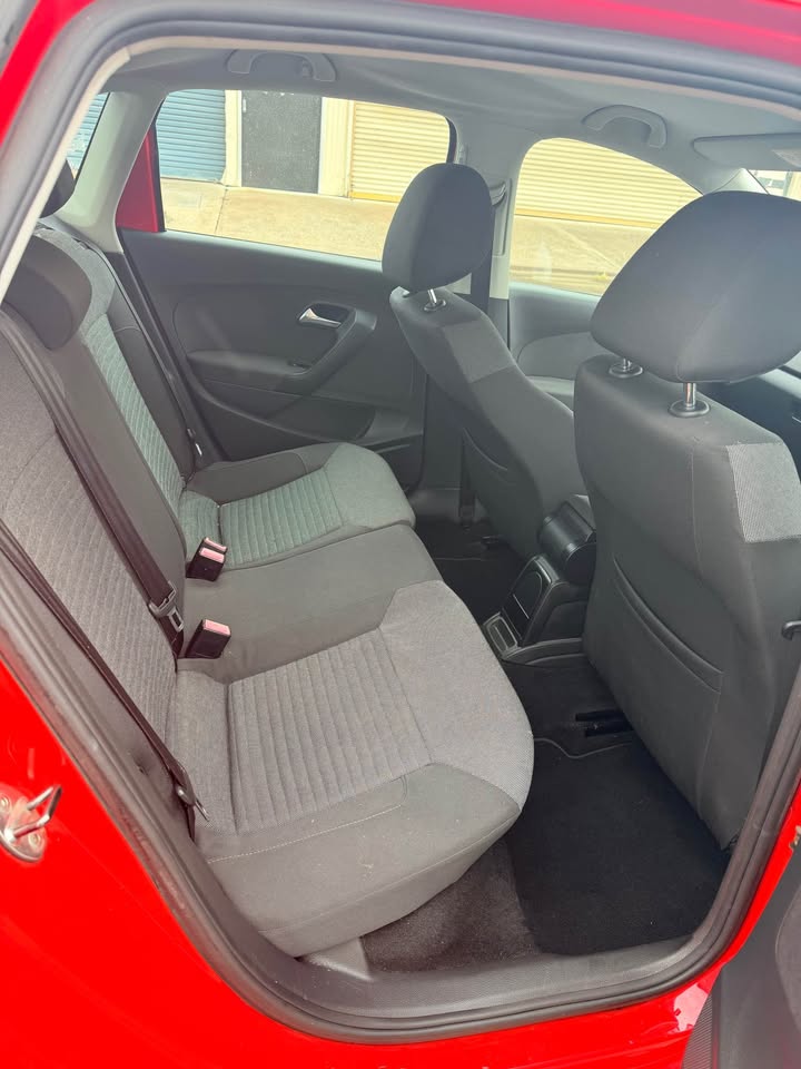 
								Volkswagen polo 2011 full									