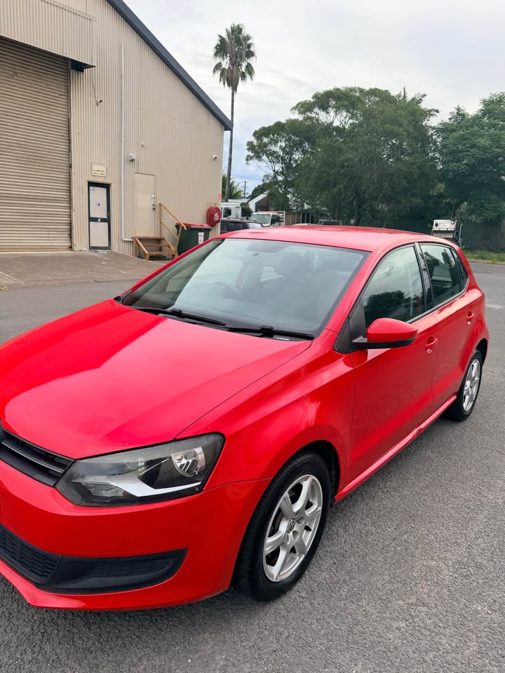 
								Volkswagen polo 2011 full									
