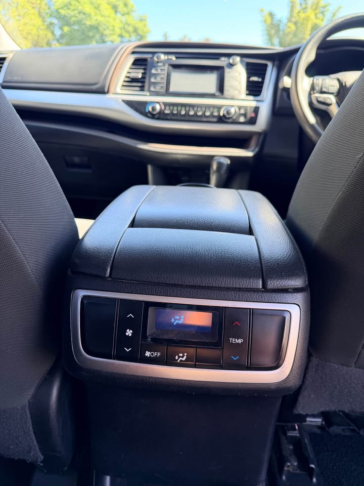 
								Toyota kluger gx 2019 full									