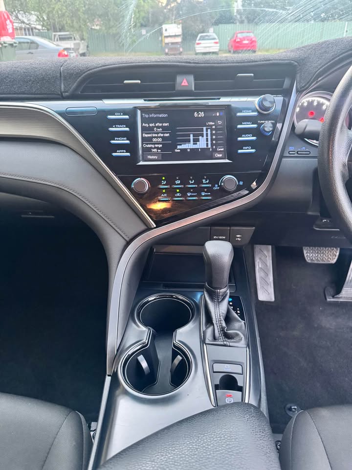 
								2018 Toyota camry full									