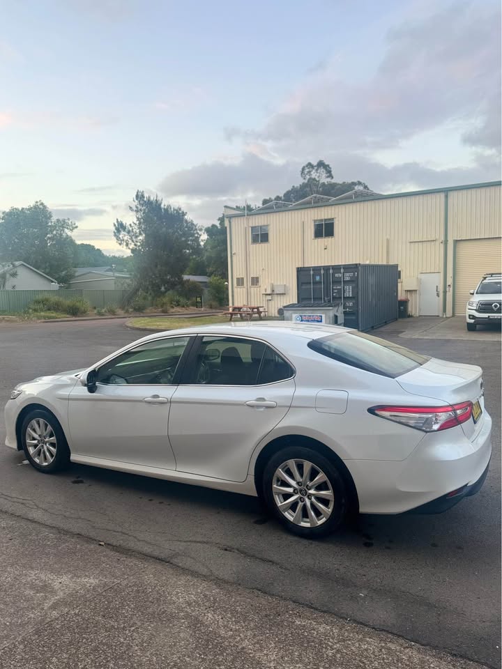 
								2018 Toyota camry full									