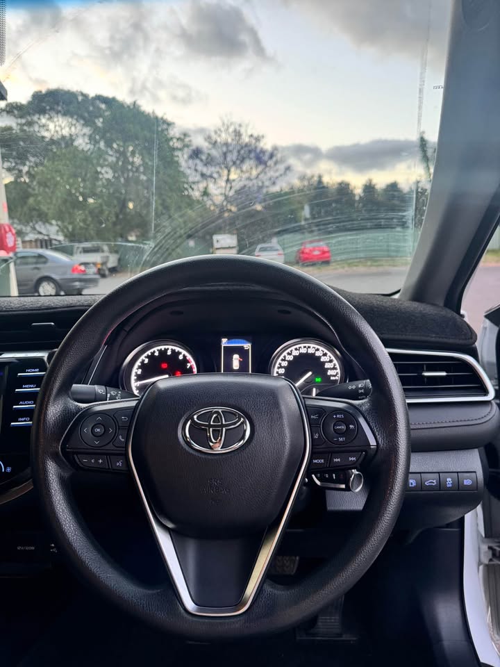 
								2018 Toyota camry full									
