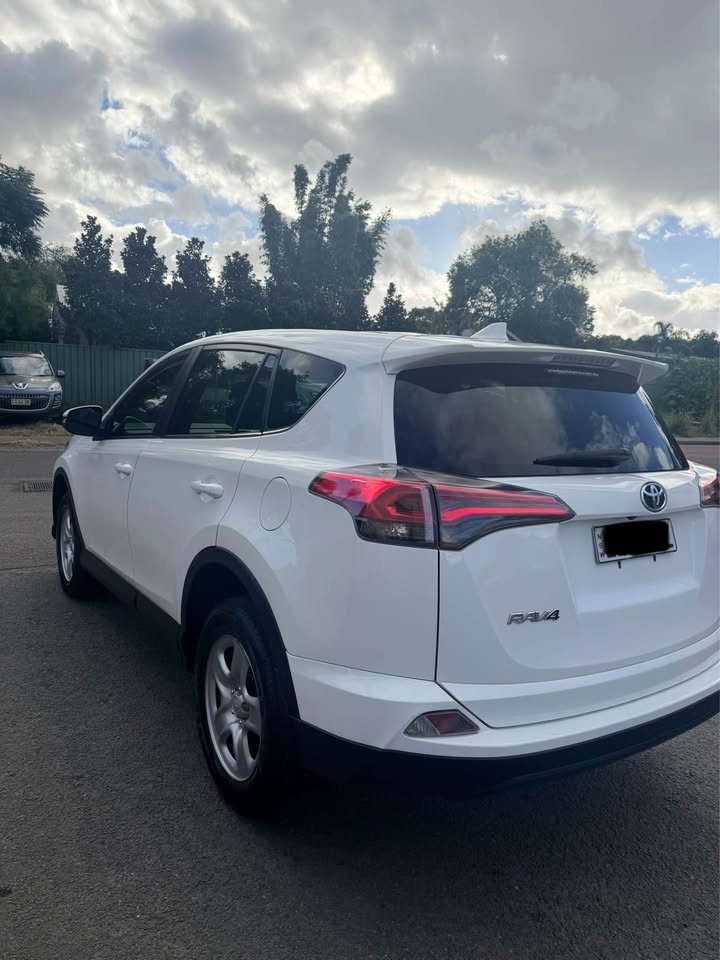 
								Toyota rav4 2016 full									