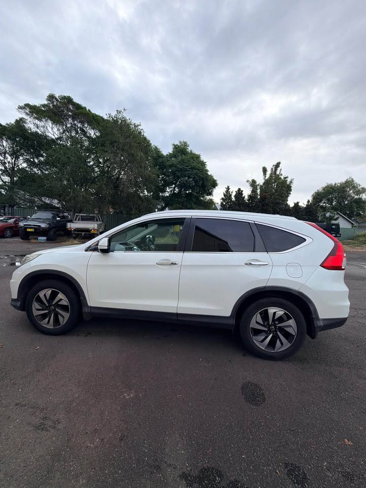 
								Honda cr-v 2015 full									