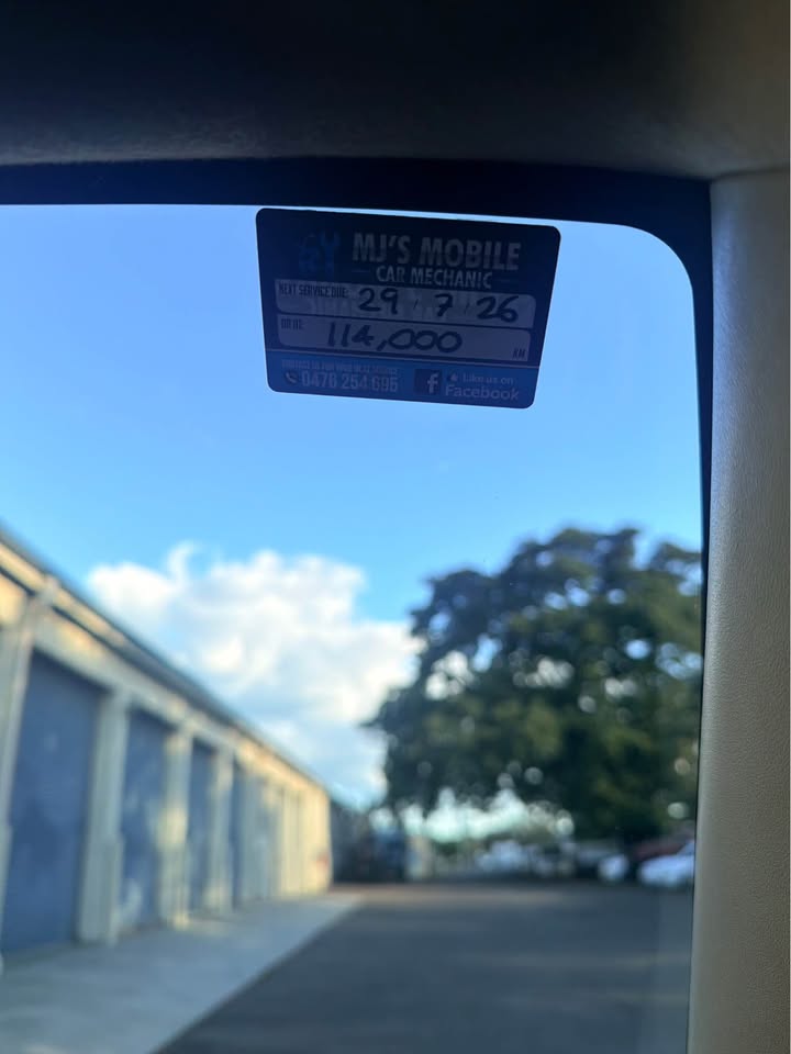 
								2012 Toyota Hiace full									