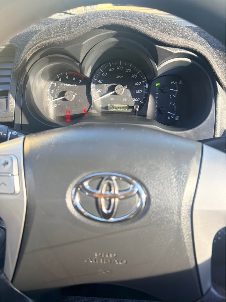 
								2012 Toyota Hiace full									