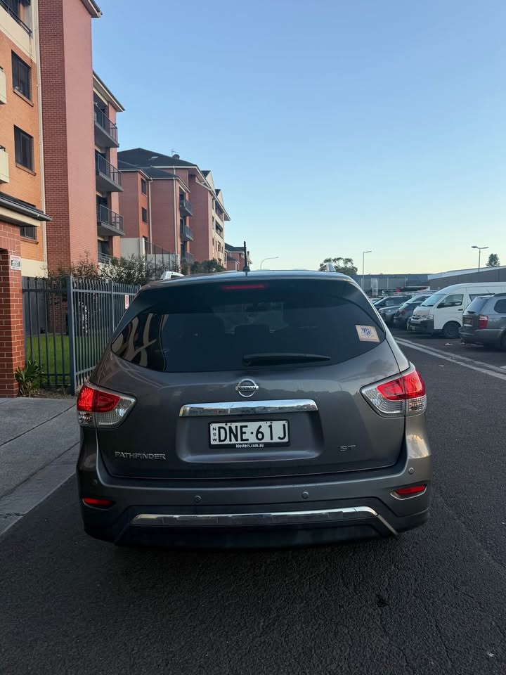 
								Nissan Pathfinder 2017 full									