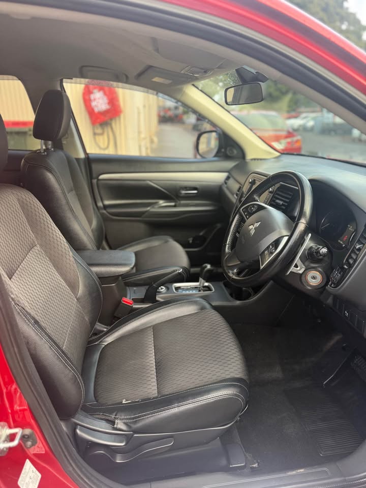 
								Mitsubishi Outlander 2014 full									